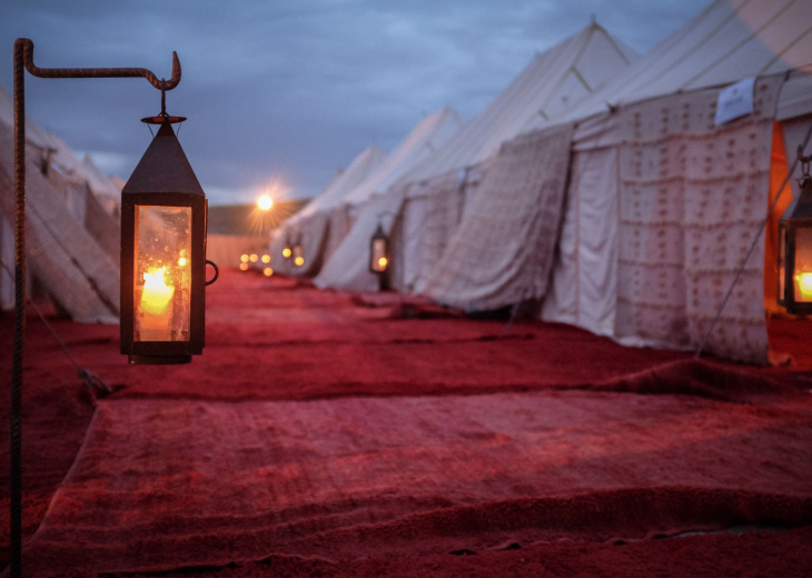 campement-de-charme-dans-le-desert-de-chegaga