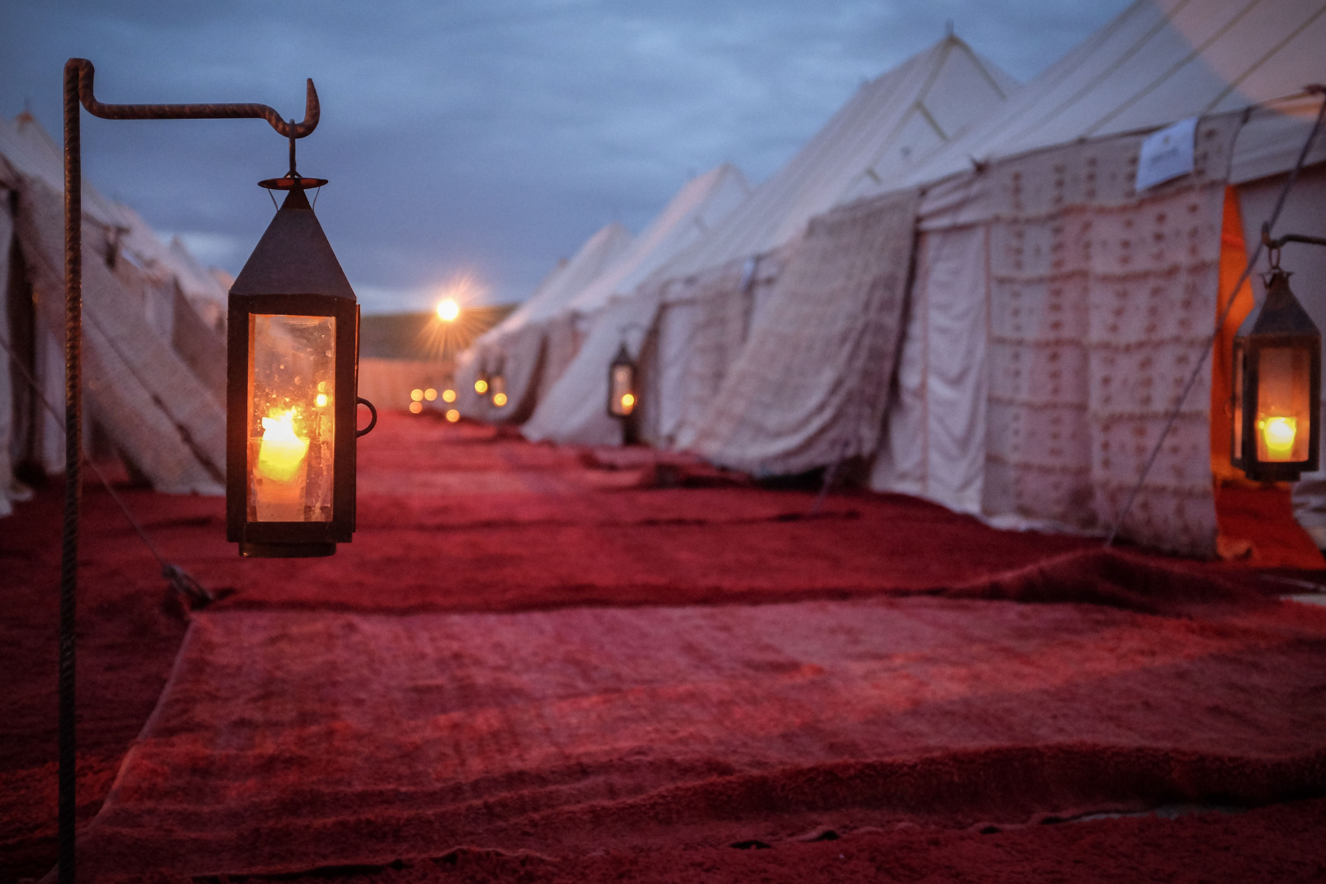 campement-de-charme-dans-le-desert-de-chegaga